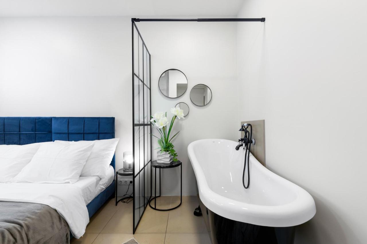 Sirena Apartment - Self Check-In And Free Parking Tallinn Extérieur photo