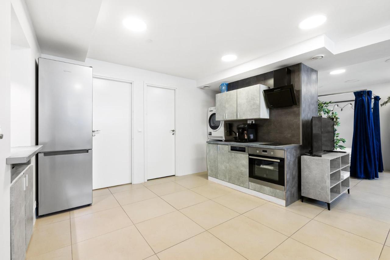 Sirena Apartment - Self Check-In And Free Parking Tallinn Extérieur photo