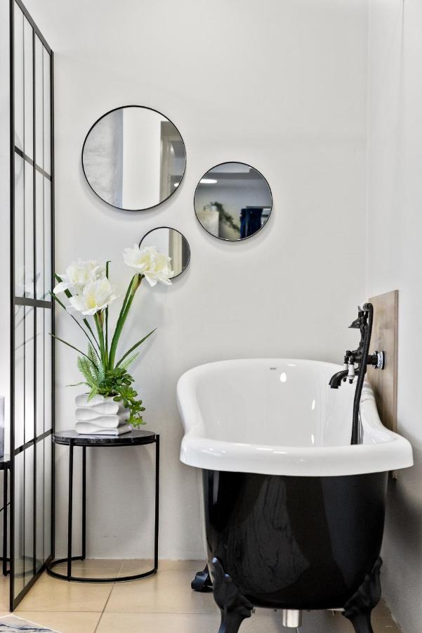 Sirena Apartment - Self Check-In And Free Parking Tallinn Extérieur photo