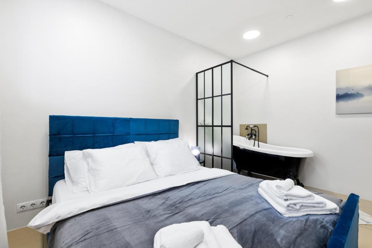 Sirena Apartment - Self Check-In And Free Parking Tallinn Extérieur photo