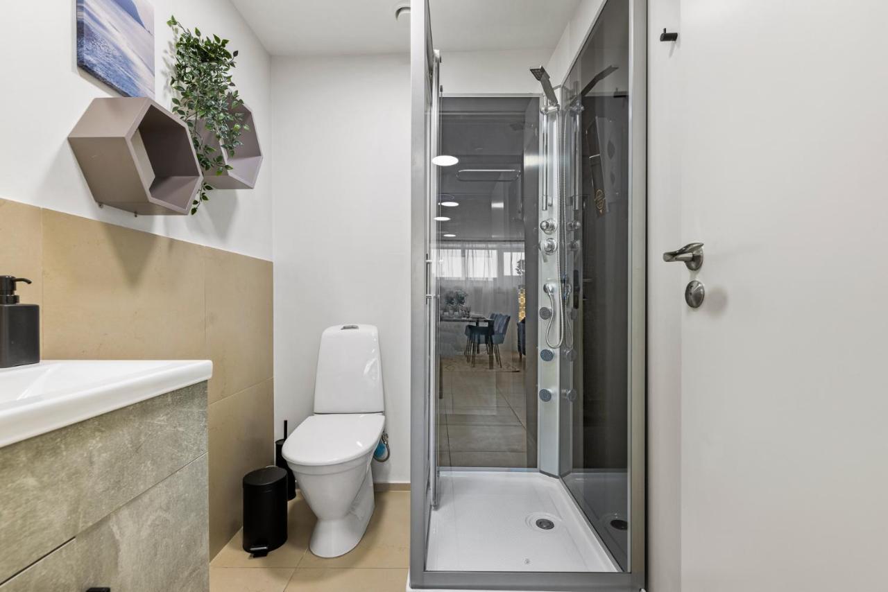 Sirena Apartment - Self Check-In And Free Parking Tallinn Extérieur photo